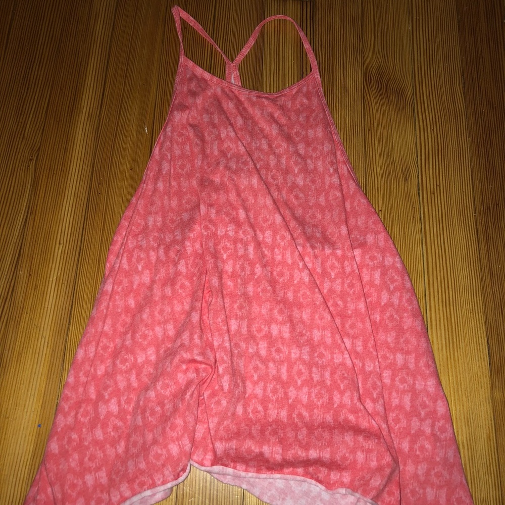 pink tank top